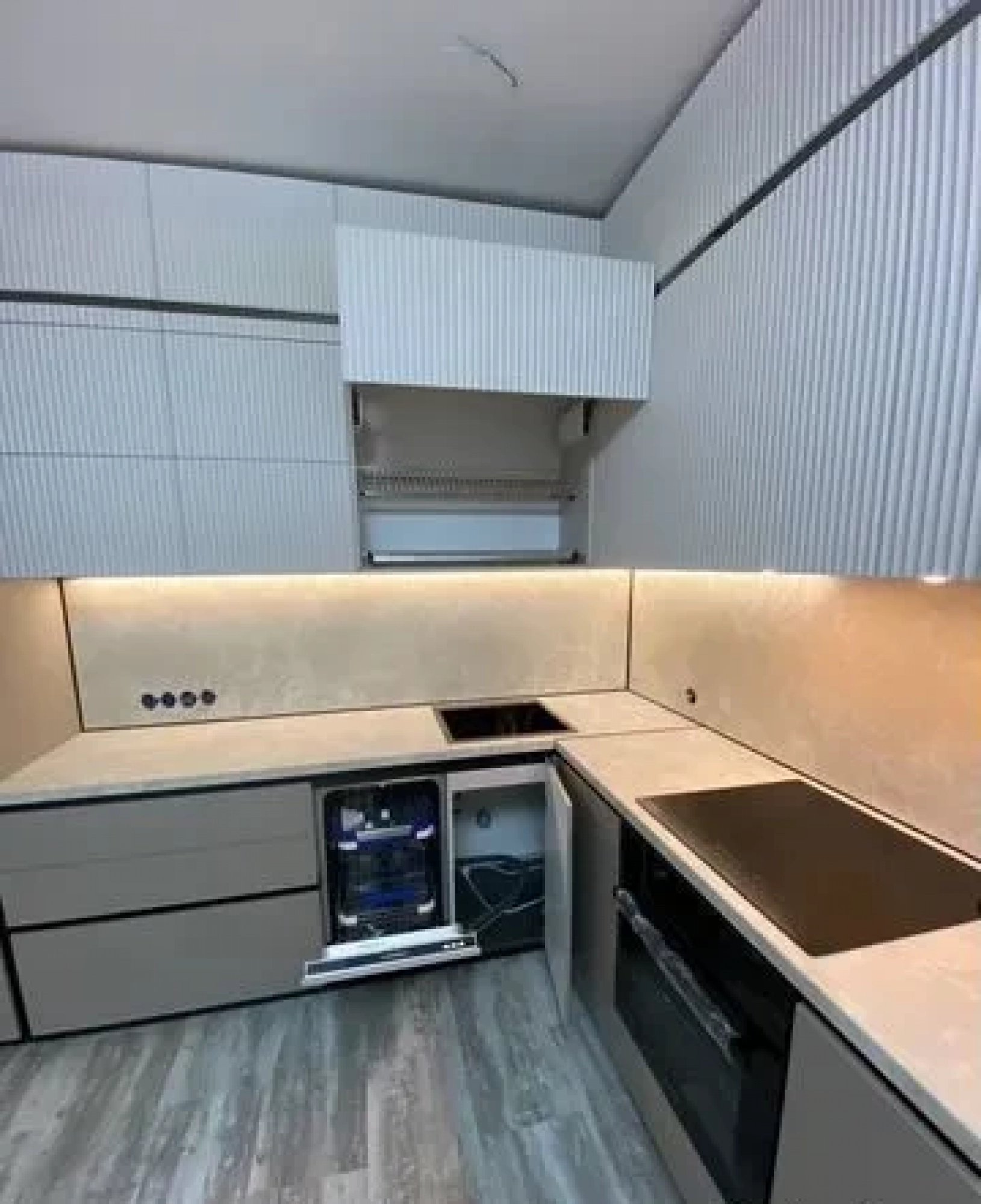 Угловая кухня на заказ премиального качества