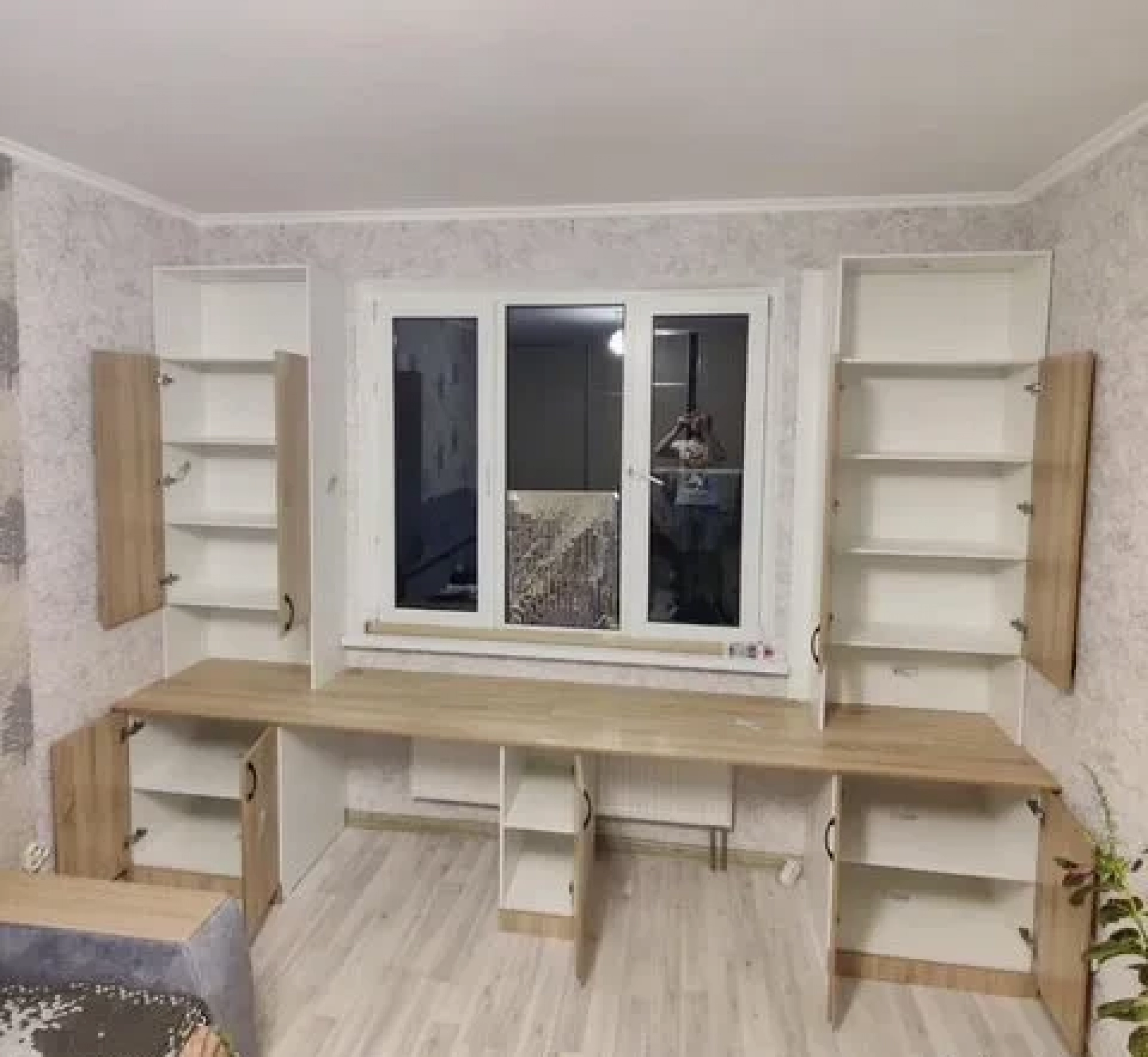 Рабочая зона со шкафом под заказ на индивидуальные размеры